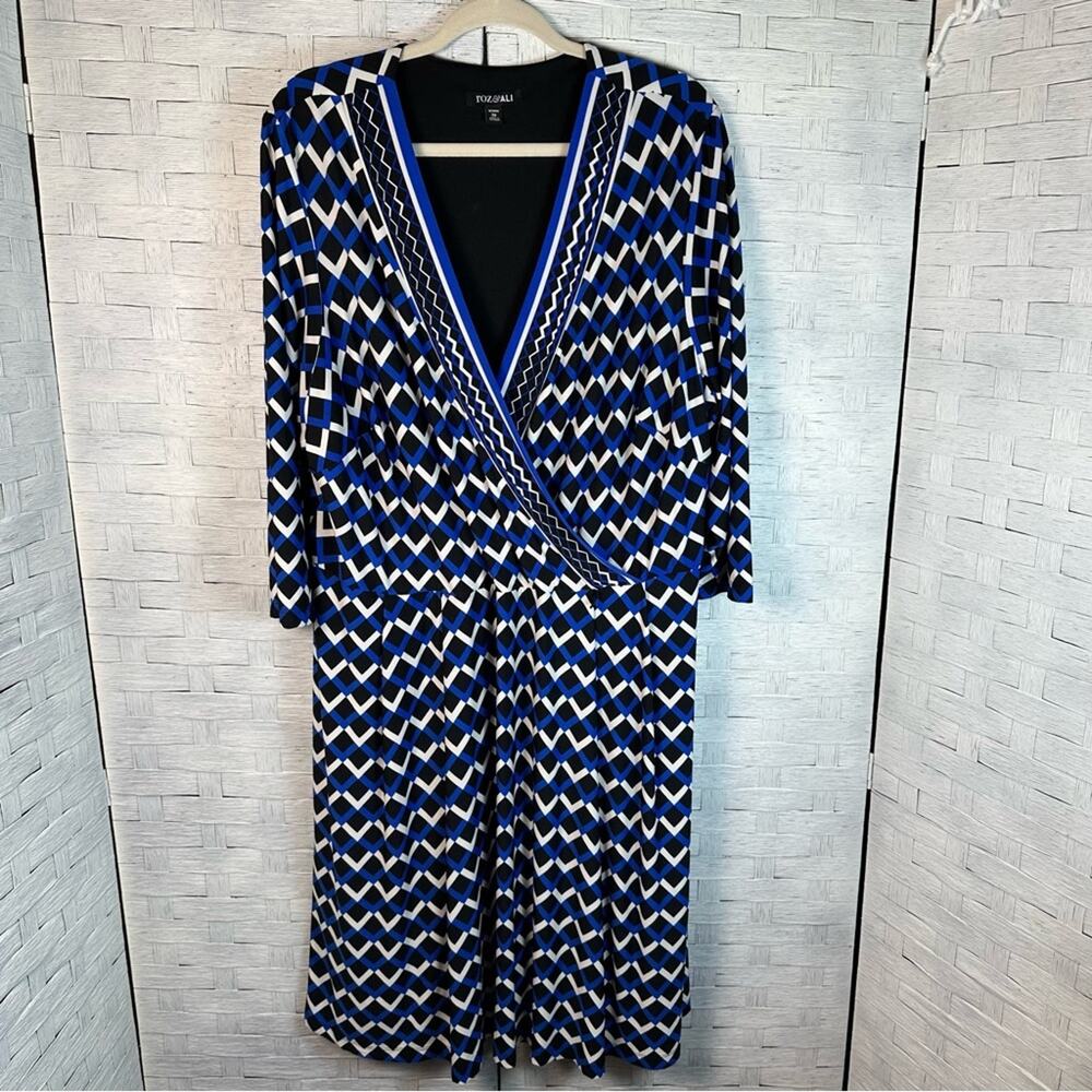 Roz & Ali Womens Drees V-Neck Chevron plaid Patern 3/4 Sleeve Black Blue White